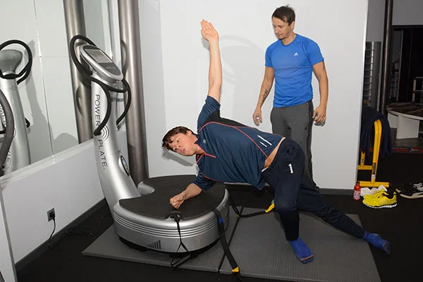 Séance Power Plate à Sidi Yahia (Alger) chez Sculpt Fit Center : raffermissement, posture et drainage